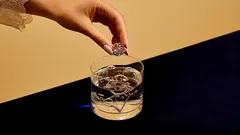 Wie Sie Silber- und Goldschmuck reinigen und seinen ursprünglichen Glanz wiederherstellen, ohne ihn zu beschädigen