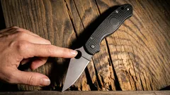 Warum haben manche Messer ein Loch in der Klinge – und wozu ist es wirklich da?